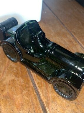 Vintage Avon 1970s Glass Aftershave Bottle